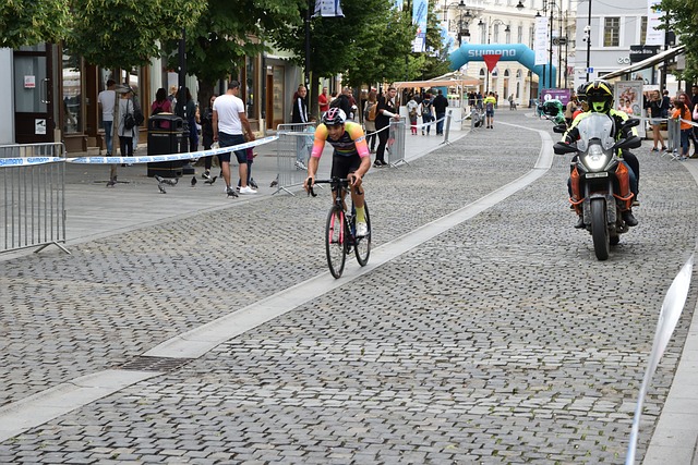 分析两位代 分析两位代